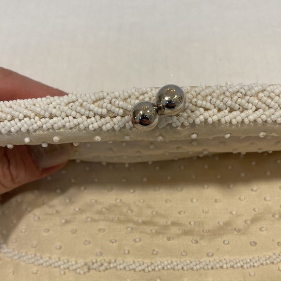 MAGID Pure Silk Cream Beaded Bag with Snowflake Design from Bonwit Teller - Picture 3 of 11